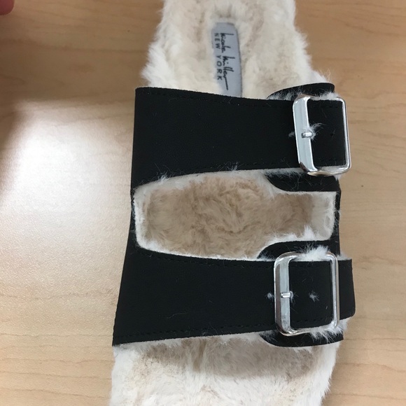 Nicole Miller Faux Fur Sandals - Picture 8 of 9